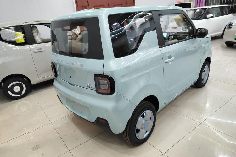 吉利银河 2024款 熊猫mini 200km 耐力熊车身外观7