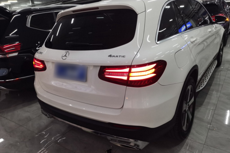 奔驰GLC 2016款 GLC 300 4MATIC 动感型车身外观6