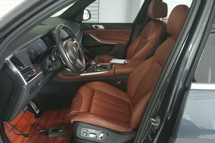 宝马X7 2019款 xDrive40i 尊享型M运动套装中控内饰19