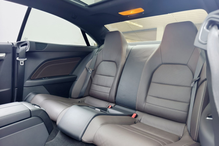 奔驰E级(进口) 2014款 E 200 轿跑版中控内饰7006