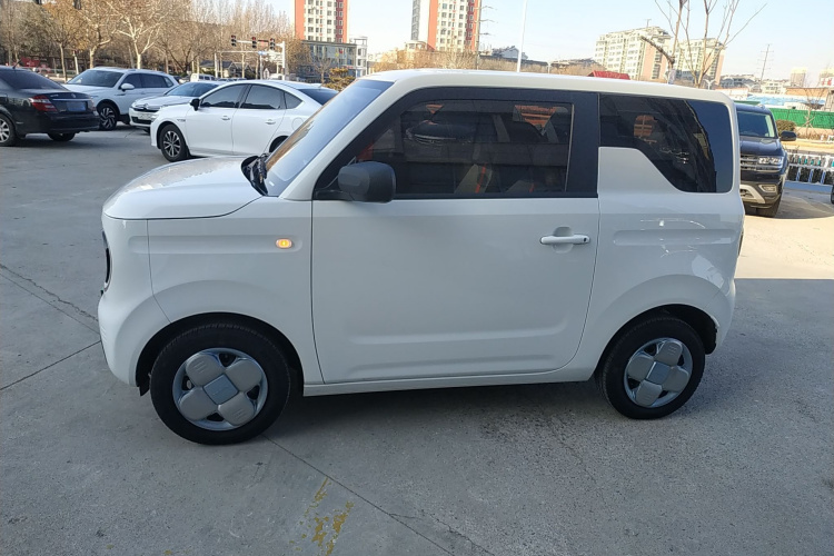 吉利银河 2024款 熊猫mini 200km 耐力熊车身外观4