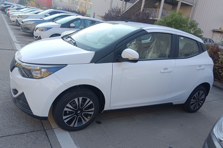 江铃集团新能源 易至EV2 2026款 PLUS+ 舒适型车身外观4