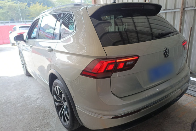 大众 途观L 2021款 330TSI 自动两驱R-Line越享版车身外观4