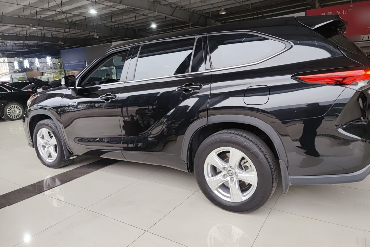 丰田 汉兰达 2023款 2.5L智能电混双擎两驱精英版 5座车身外观6003