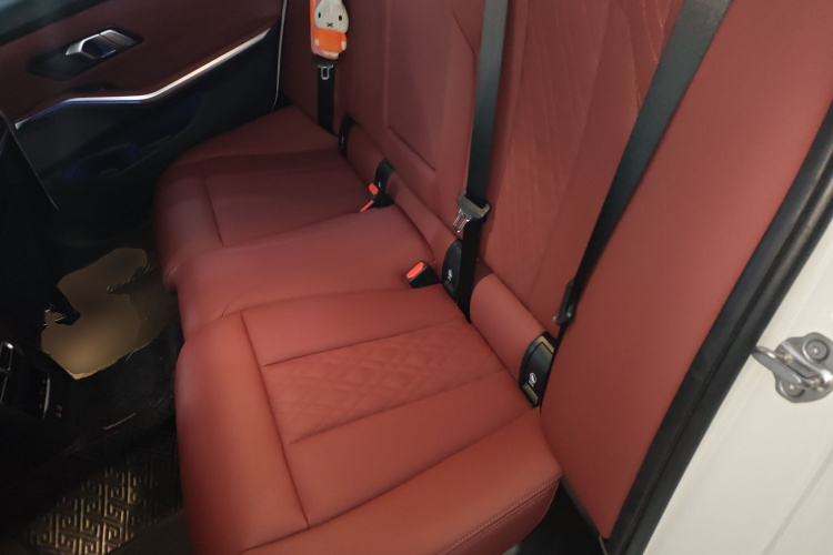 宝马3系 2022款 325Li M运动套装中控内饰7004