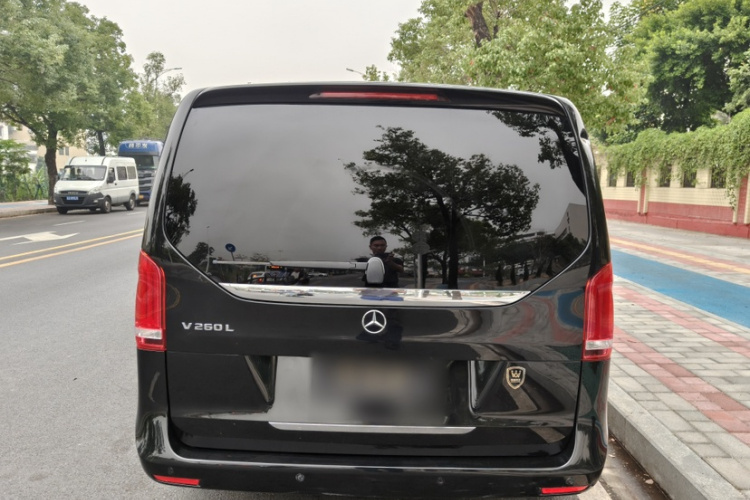 奔驰V级 2018款 V 260 L 尊贵加长版 国VI车身外观6014