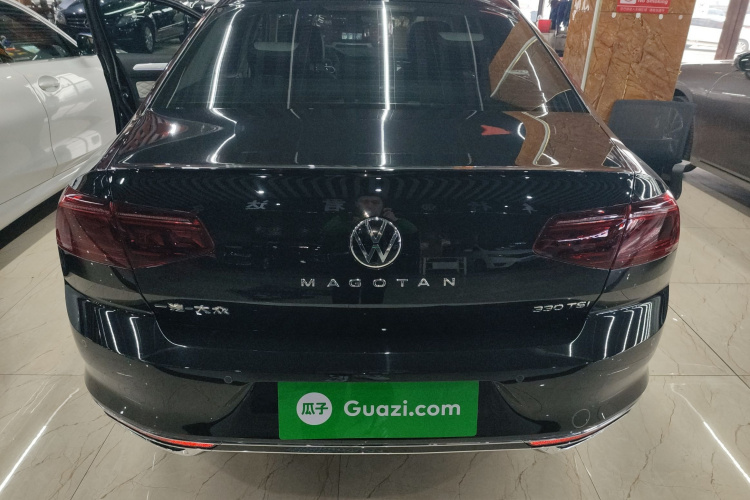 大众 迈腾 2023款 200万辆纪念版 330TSI DSG豪华型车身外观6