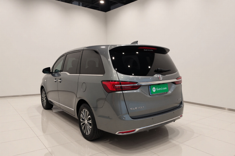 别克GL8 2021款 陆上公务舱 652T 尊贵型车身外观5