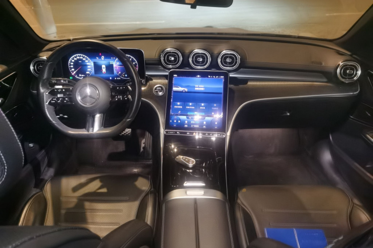 奔驰C级 2022款 C 260 L 运动版中控内饰12