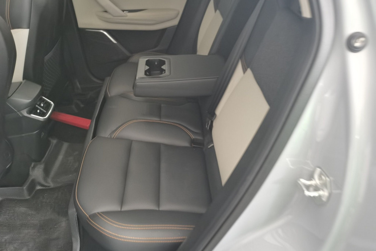 领克06 EM-P 2022款 PHEV 84KM续航版 Pro中控内饰21