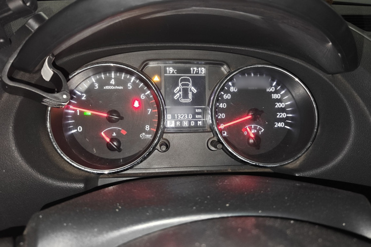 日产 逍客 2012款 2.0XV 雷 CVT 2WD局部细节14