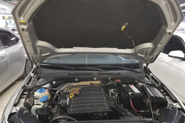 大众 速腾 2017款 1.6L 自动舒适型机舱底盘24