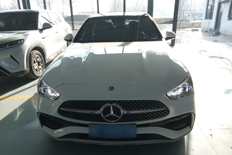 奔驰C级 2023款 C 260 L 运动版车身外观2