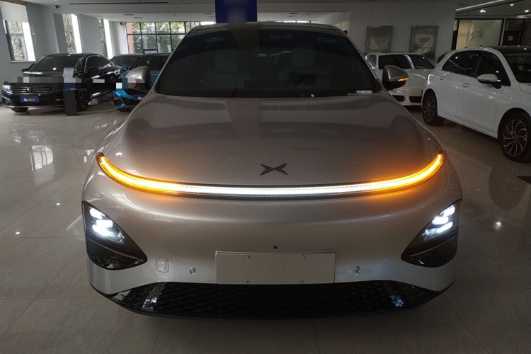 小鹏G6 2025款 625 长续航 Max 科技版车身外观2