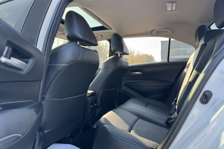 丰田 卡罗拉 2019款 1.2T S-CVT GL-i豪华版中控内饰7007