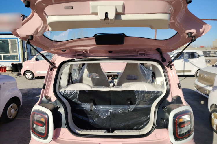 奔腾小马 2026款 222km 萌趣马 Plus机舱底盘23