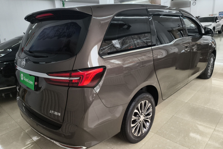 别克GL8 2022款 陆上公务舱 652T 舒适型车身外观7