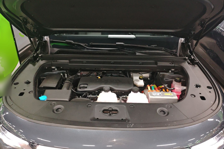 零跑汽车 零跑C10 2024款 210激光雷达版机舱底盘24