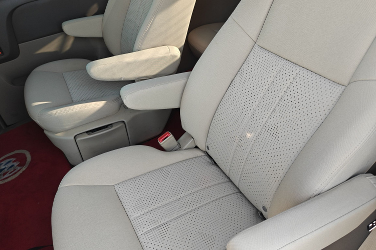 别克GL8 2014款 2.4L 经典版中控内饰21