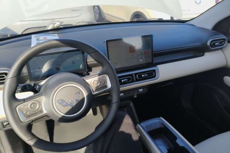 五菱汽车 五菱缤果PLUS 2024款 401km 五座版中控内饰7002