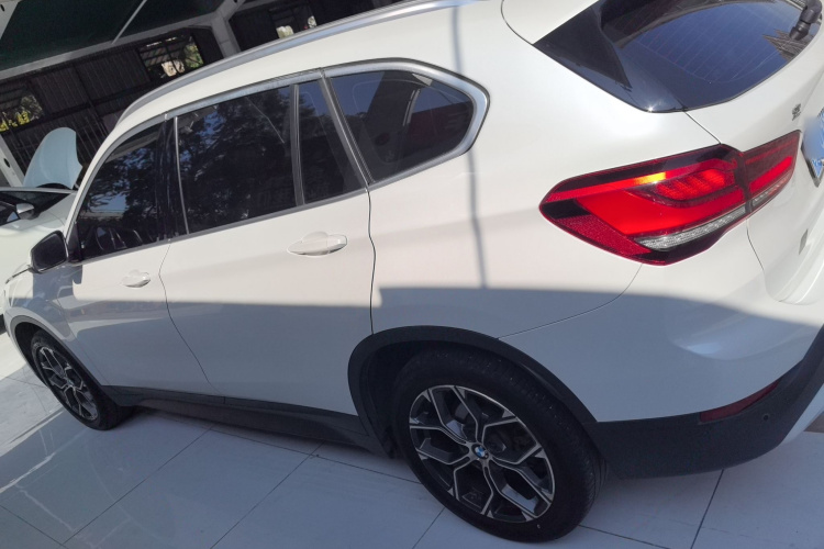 宝马X1 2021款 改款 sDrive25Li 领先型车身外观4