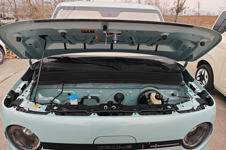 吉利银河 熊猫 2025款 210km 元气熊机舱底盘24