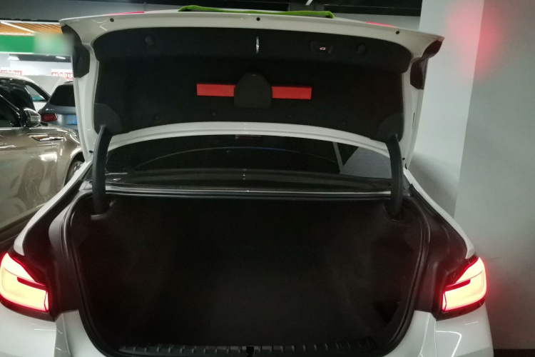 宝马5系 2021款 改款 530Li 领先型 M运动套装局部细节23