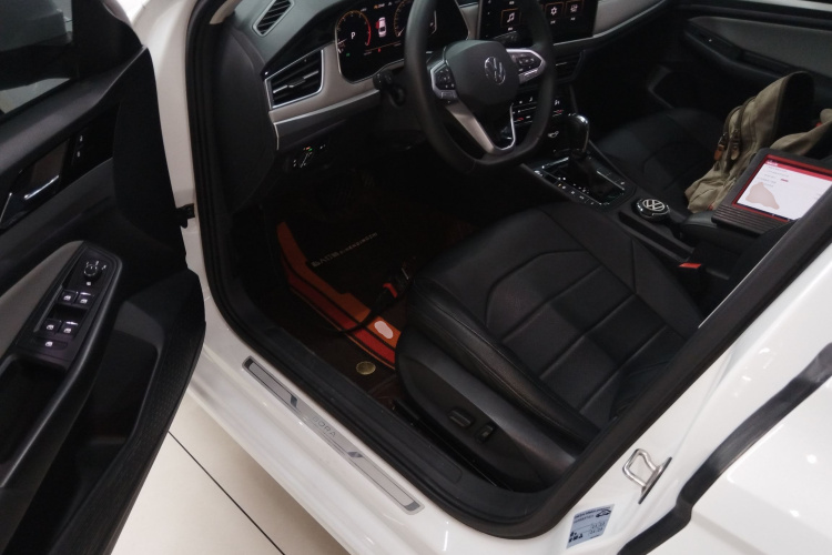 大众 宝来 2023款 300TSI DSG尊行版中控内饰20