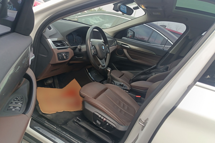 宝马X1 2019款 sDrive18Li 尊享型中控内饰7003