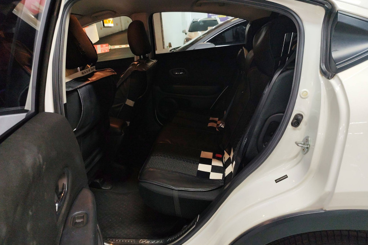 本田 缤智 2015款 1.5L CVT两驱舒适型中控内饰7004