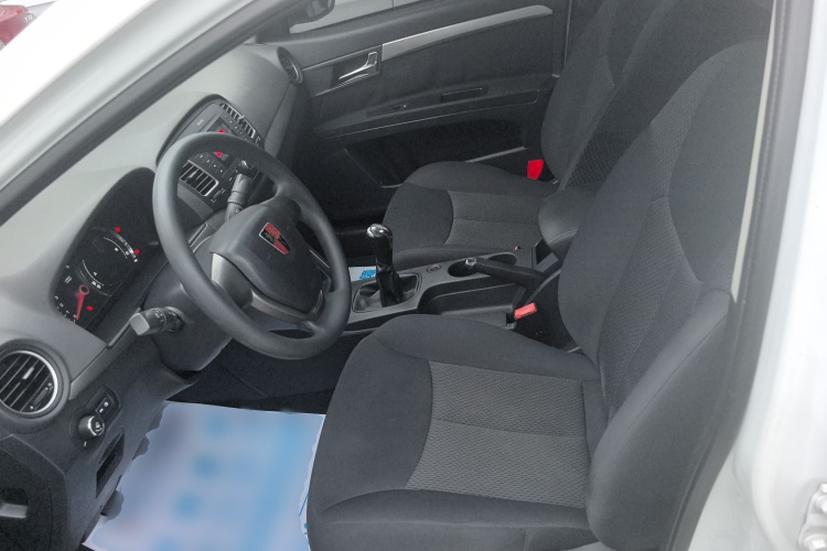 荣威350 2015款 1.5L 手动豪华天窗版中控内饰19
