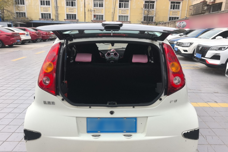 比亚迪F0 2015款 1.0L AMT 铉酷型机舱底盘23
