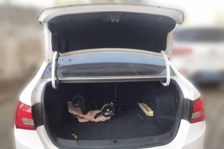 别克 英朗 2017款 15N 手动精英型中控内饰23