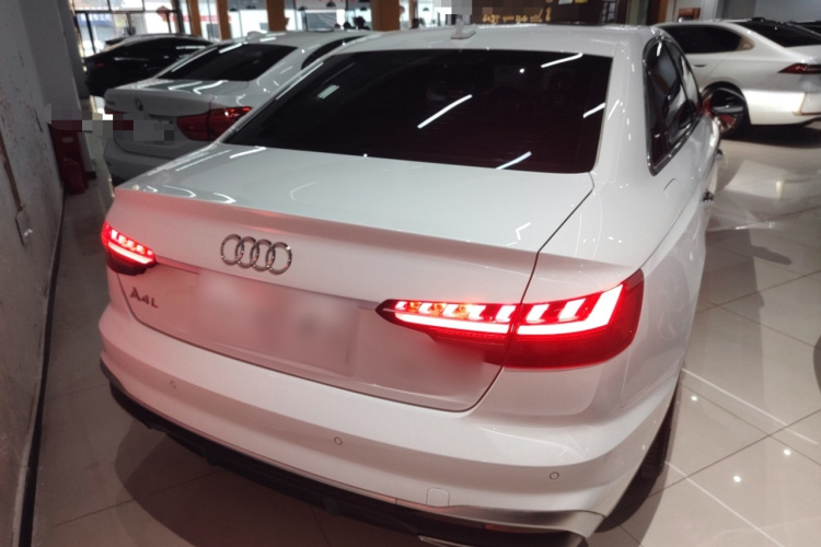 奥迪A4L 2022款 40 TFSI 时尚动感型车身外观6