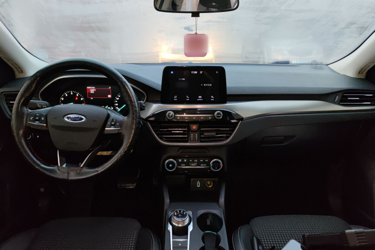 福特 福克斯 2020款 两厢 EcoBoost 180 自动锋潮型中控内饰7002