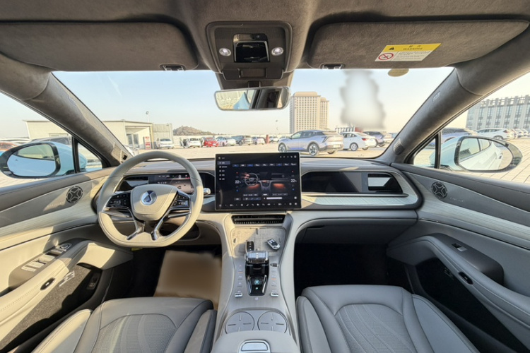 腾势N7 2023款 长续航性能Max版中控内饰7002