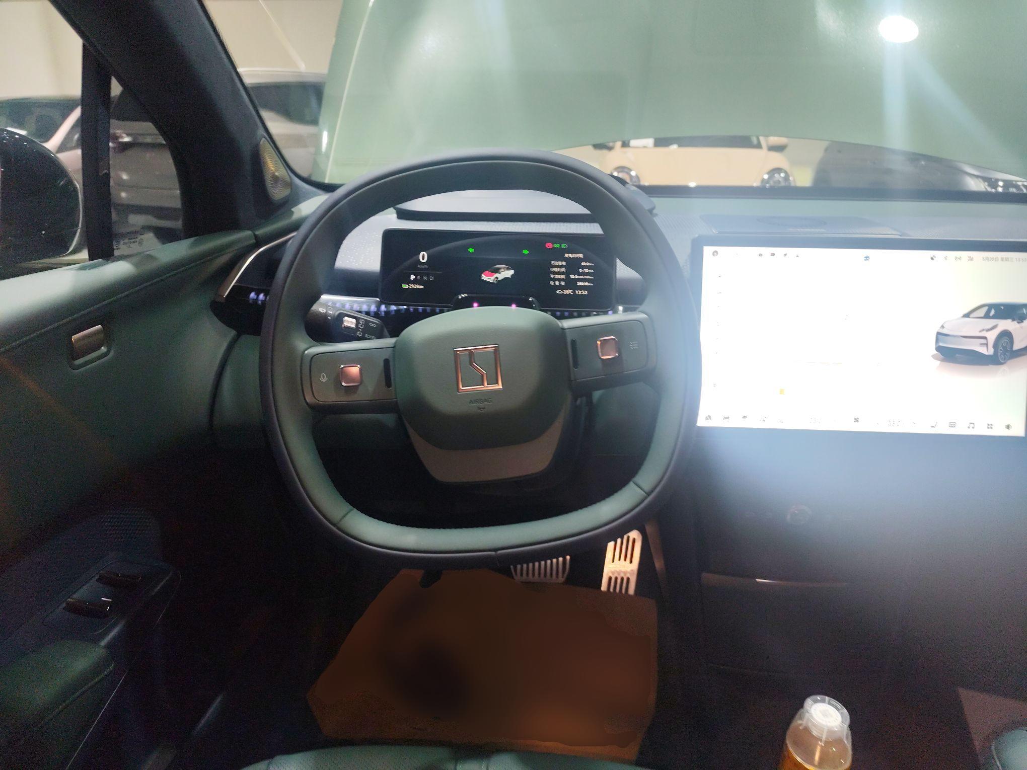 极氪X 2023款 后驱ME版 5座