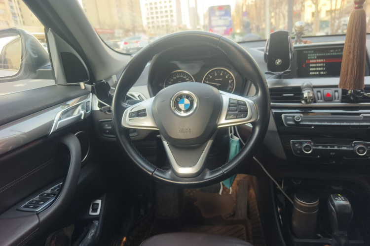 宝马X1 2018款 sDrive18Li 尊享型中控内饰13