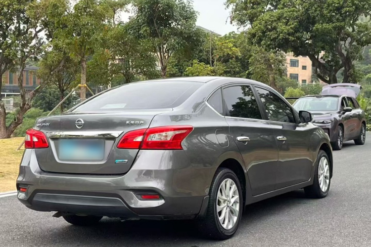 日产 轩逸 2016款 1.6XL  CVT尊享版车身外观6005