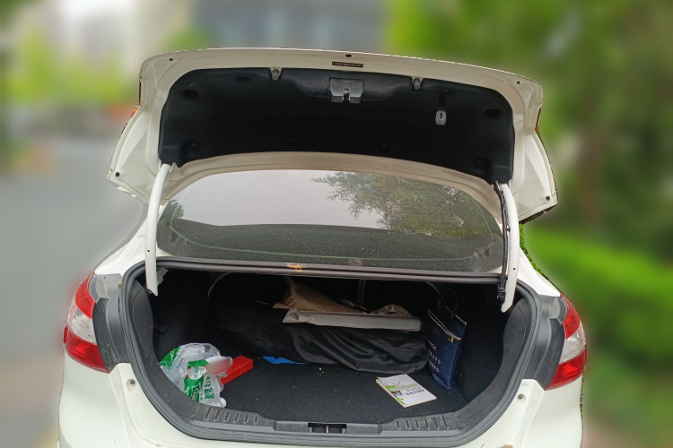 福特 福克斯 2012款 三厢 1.6L 自动舒适型局部细节23