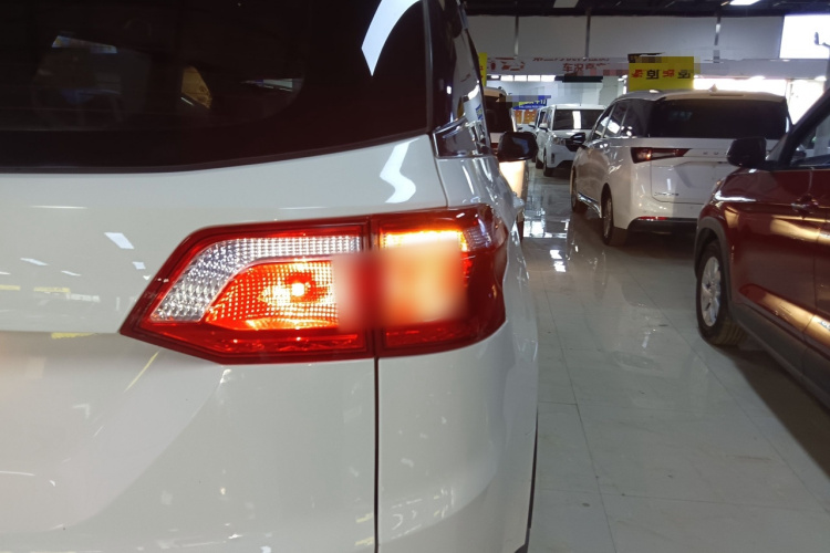 五菱汽车 五菱宏光S3 2019款 1.5L 手动豪华型 国VI车身外观6006