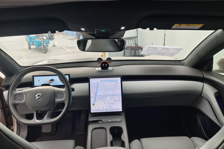 蔚来ET5 2022款 75kWh中控内饰7007