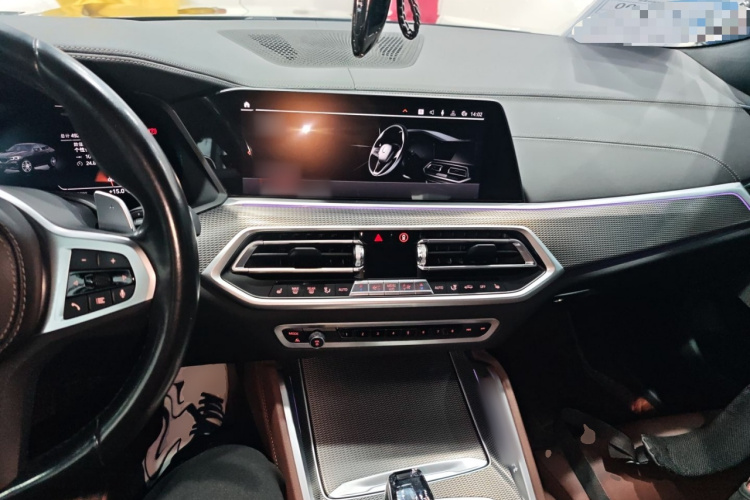 宝马X6 2022款 改款二 xDrive40i M运动套装中控内饰12