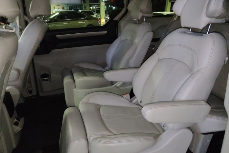 上汽大通MAXUS 大通G10 2014款 2.0T 自动行政版中控内饰21