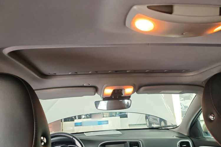 沃尔沃S60 2019款 S60L T3 智进版中控内饰22