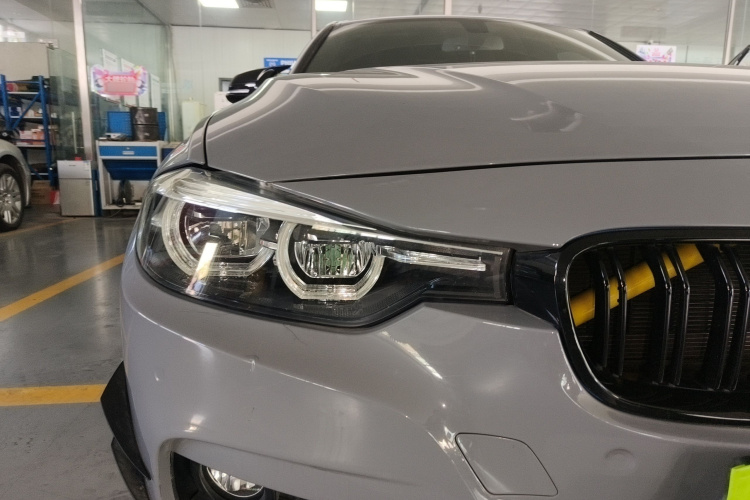 宝马3系 2019款 320i M运动曜夜版车身外观8