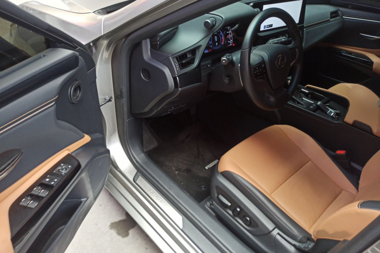 雷克萨斯ES 2023款 200 卓越版中控内饰7003