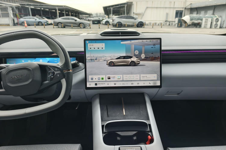 领克Z10 2024款 95kWh 806km后驱智驾Max局部细节16