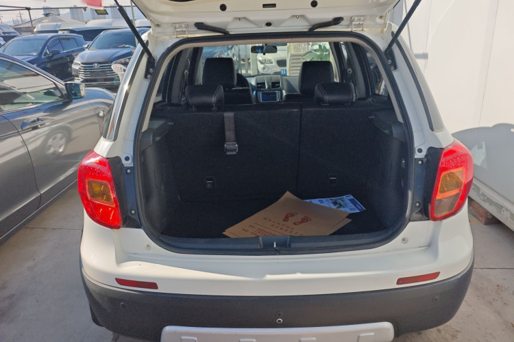铃木 天语 SX4 2013款 酷锐 1.6L 自动20周年3G智能版局部细节23