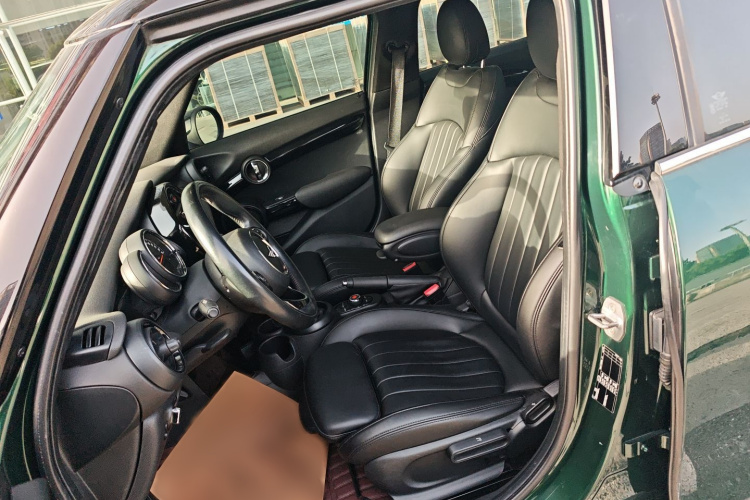 MINI 2018款 1.5T COOPER 经典派 五门版局部细节19